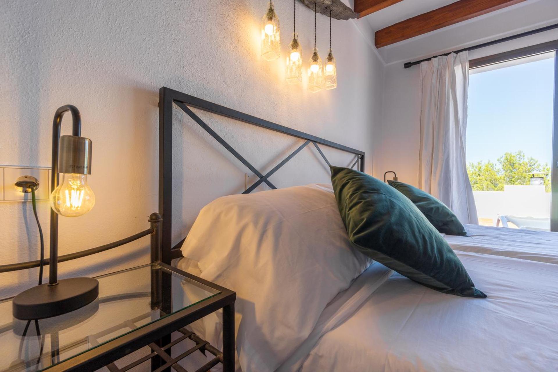Hostal Restaurante Pou Des Lleo サン・カルレス・デ・ペラルタ 部屋 写真