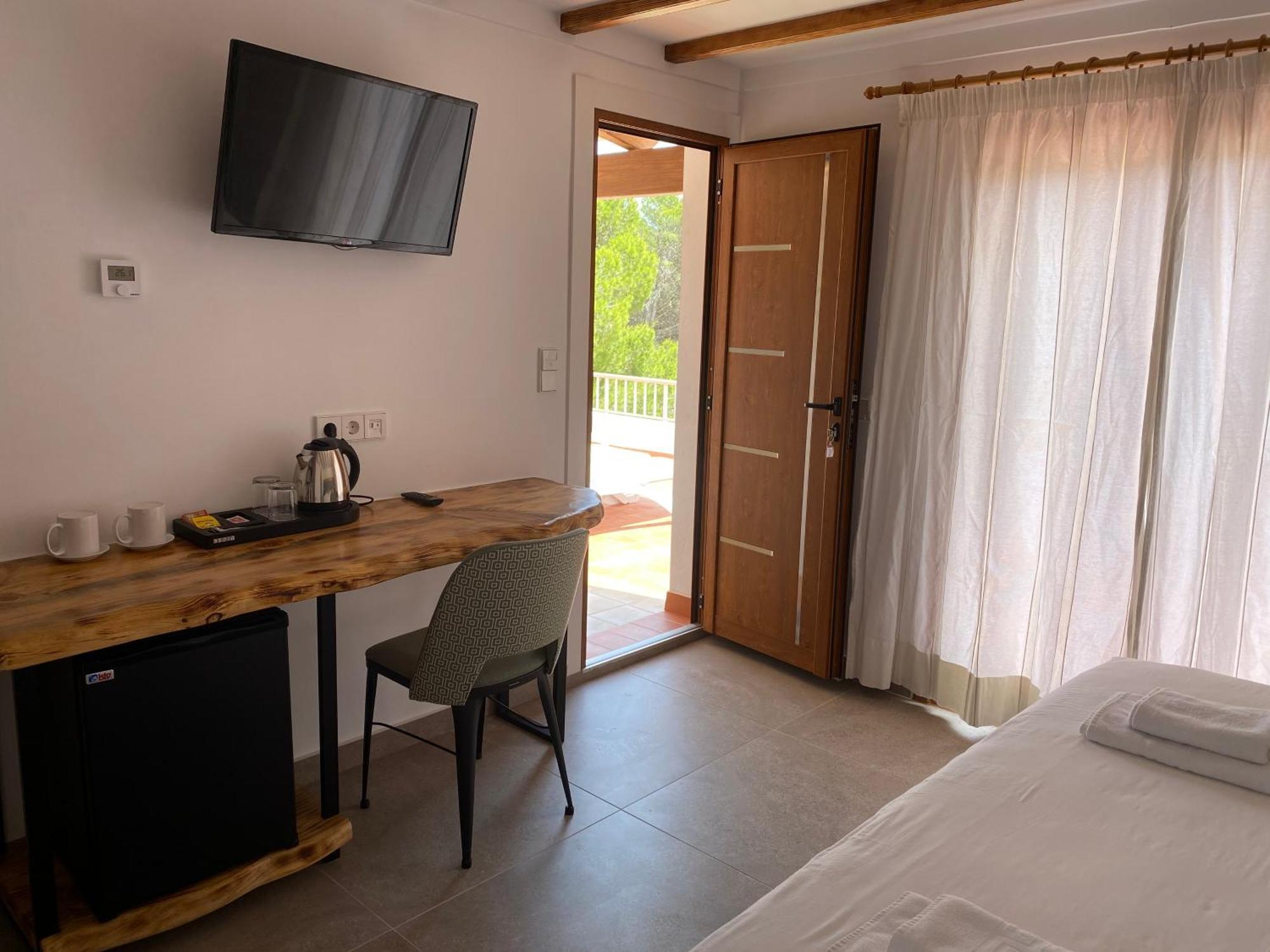 Hostal Restaurante Pou Des Lleo サン・カルレス・デ・ペラルタ 部屋 写真